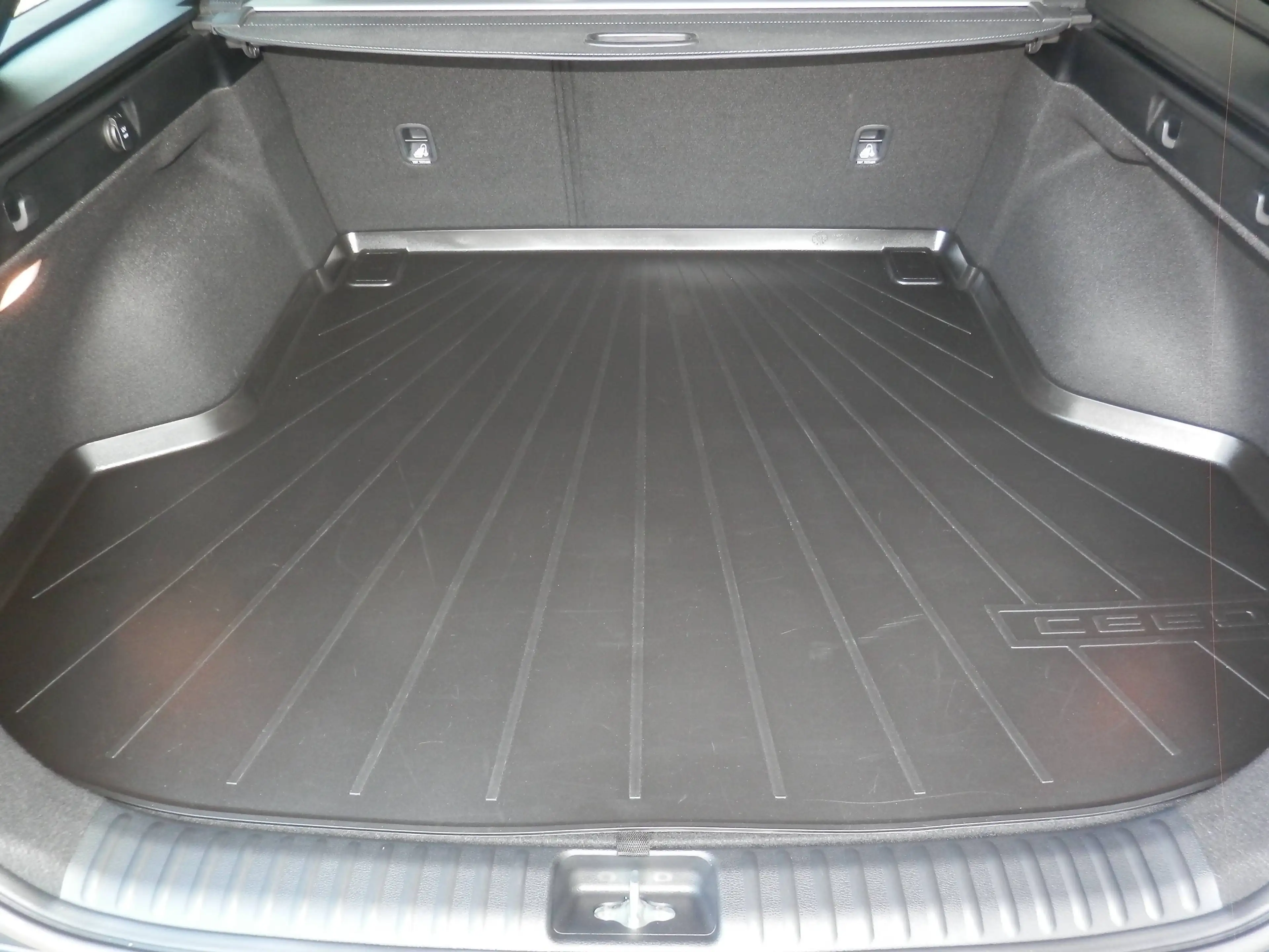 Kia Ceed SW / cee'd SW 1,0 TGDI ISG GPF Silber — photo 12