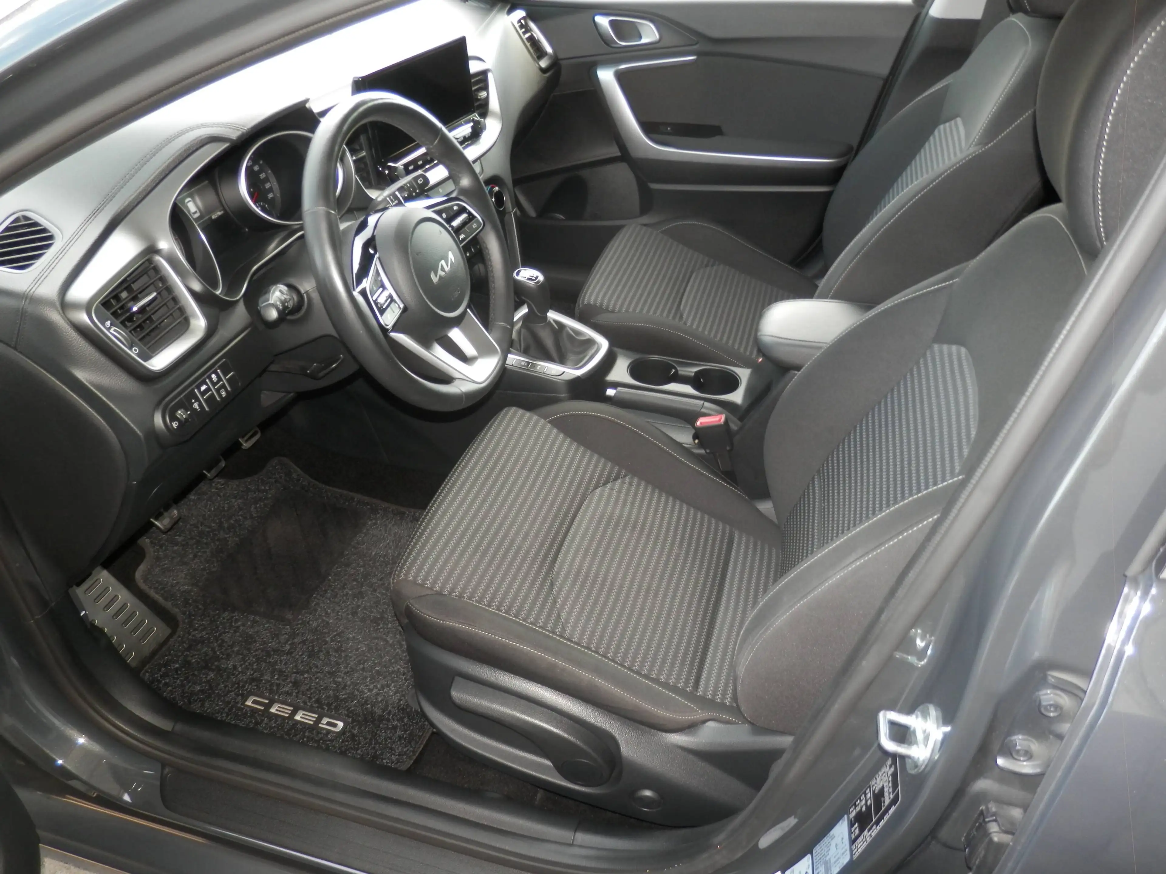 Kia Ceed SW / cee'd SW 1,0 TGDI ISG GPF Silber — photo 9