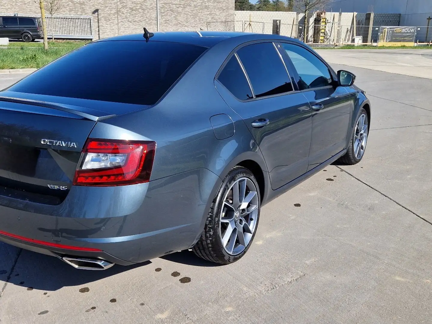 Skoda Octavia 2.0 TSI DSG RS Grijs - 2