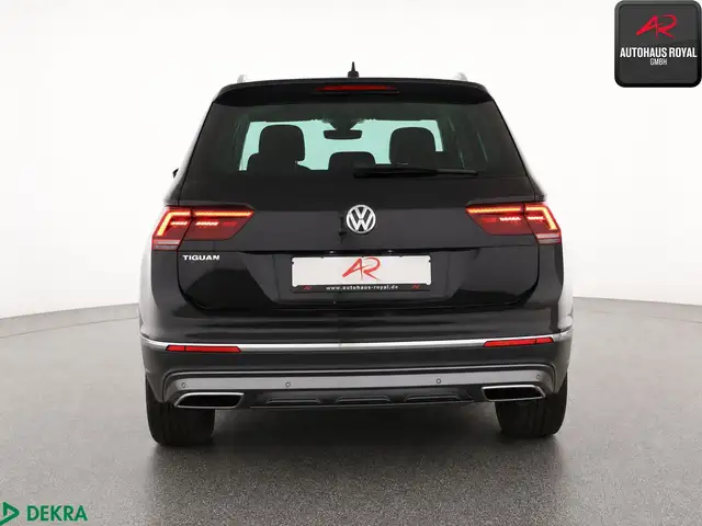 Volkswagen Tiguan view 4