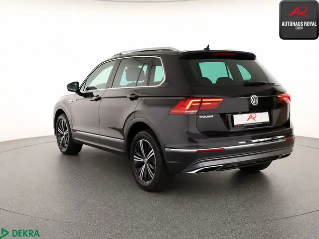Volkswagen Tiguan view 3