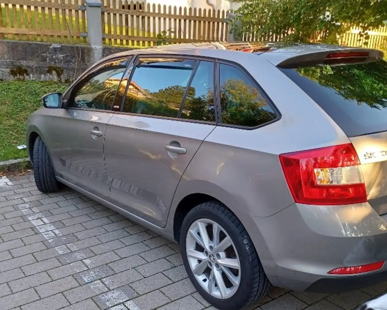 Skoda Rapid/Spaceback Rapid Spaceback 1.2 TSI (Green tec) Joy Beige - 1