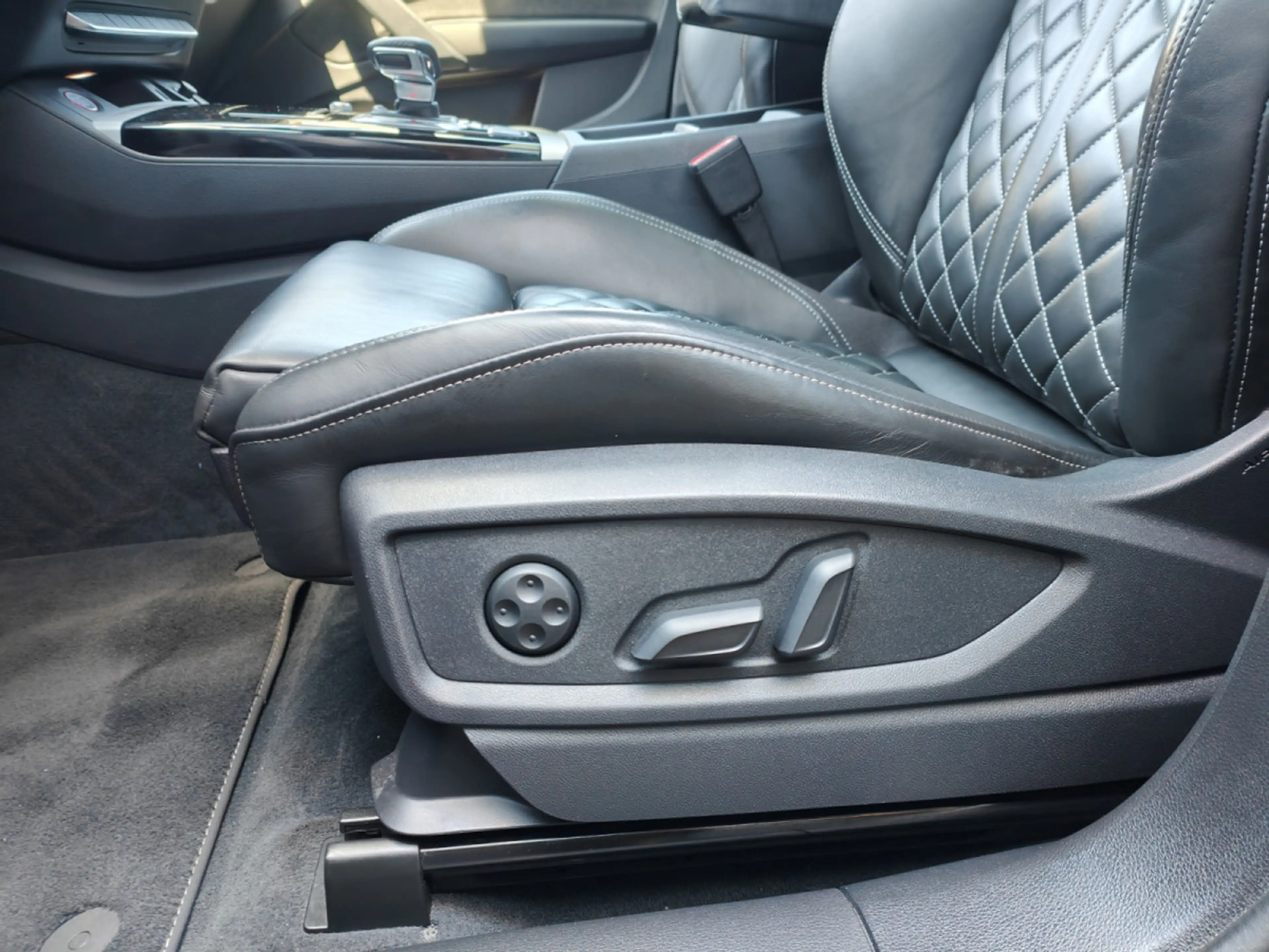 Audi SQ5 3.0 TDI V6 SPORTBACK CARPLAY TOIT OUV CAMERA SIEGE — photo 12