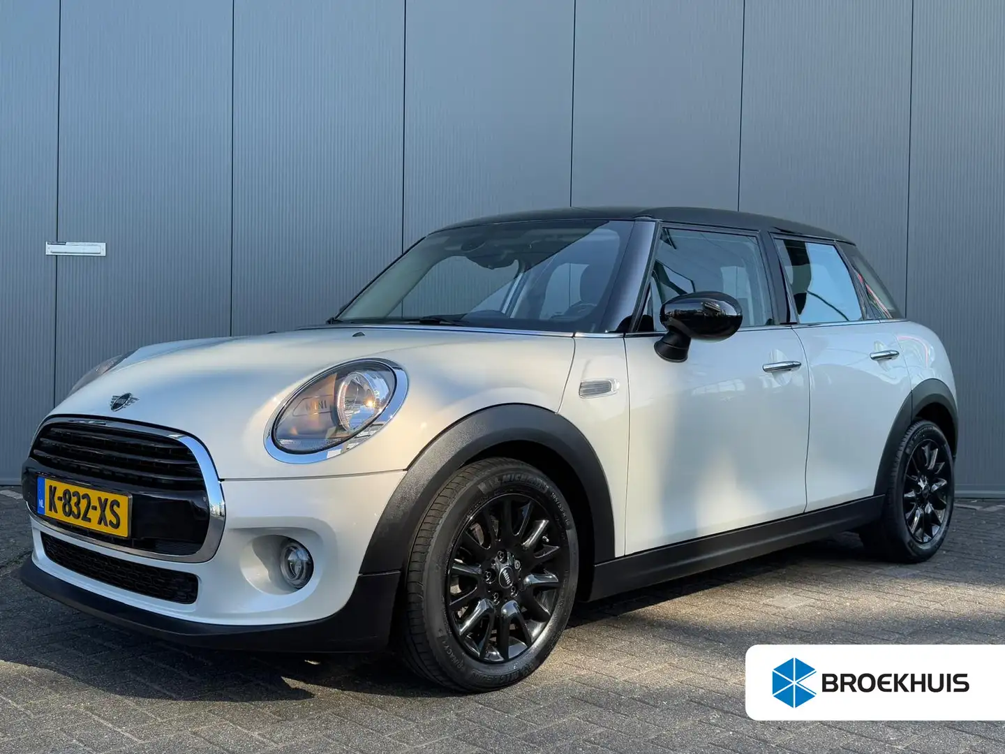 MINI Cooper 1.5 136pk Business Edition | Led | Climate | Carpl Bianco - 1