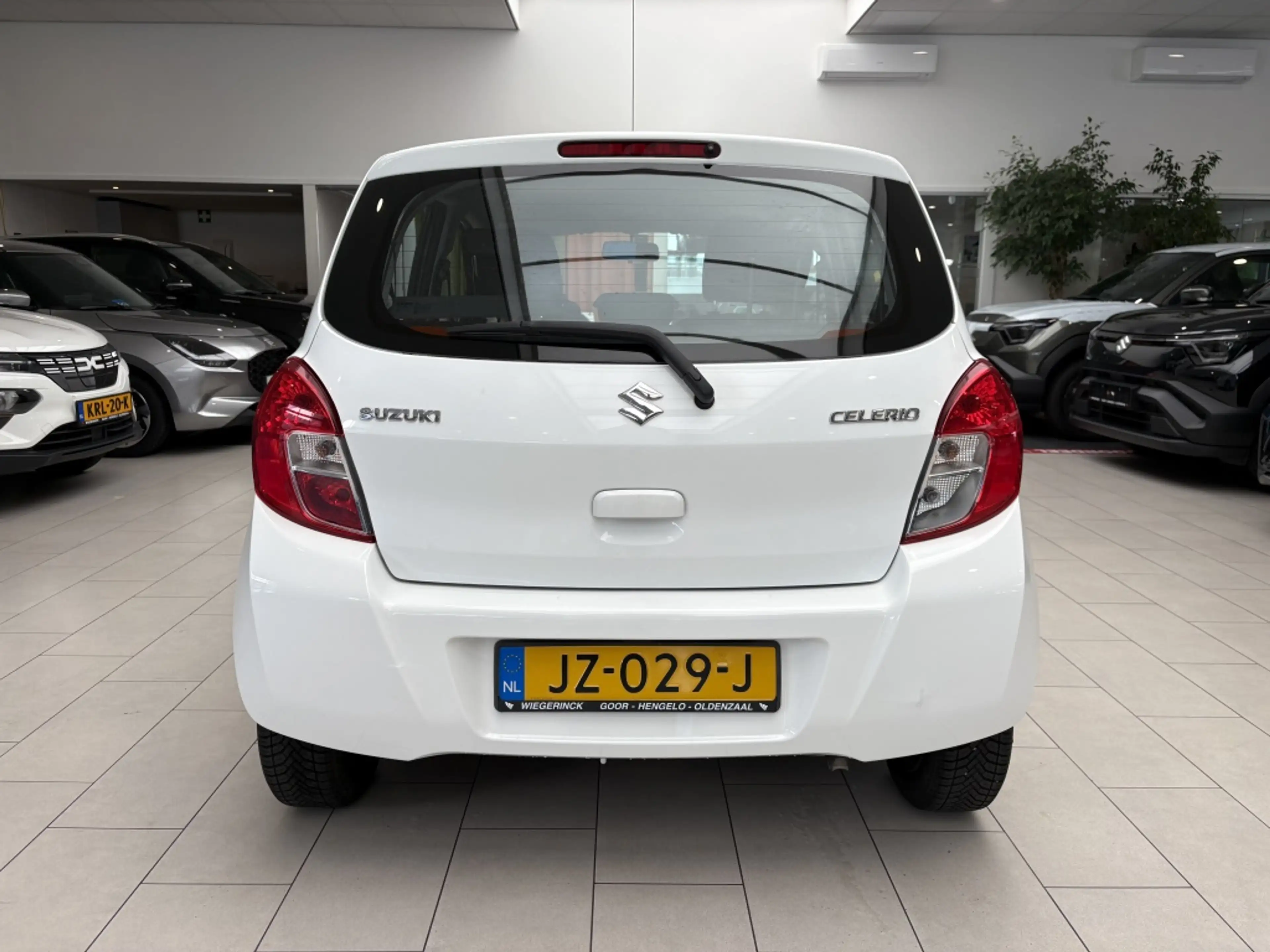 Suzuki Celerio 1.0 Comfort [BLUETOOTH I AIRCO I RADIO I ALL-SEASO — photo 19