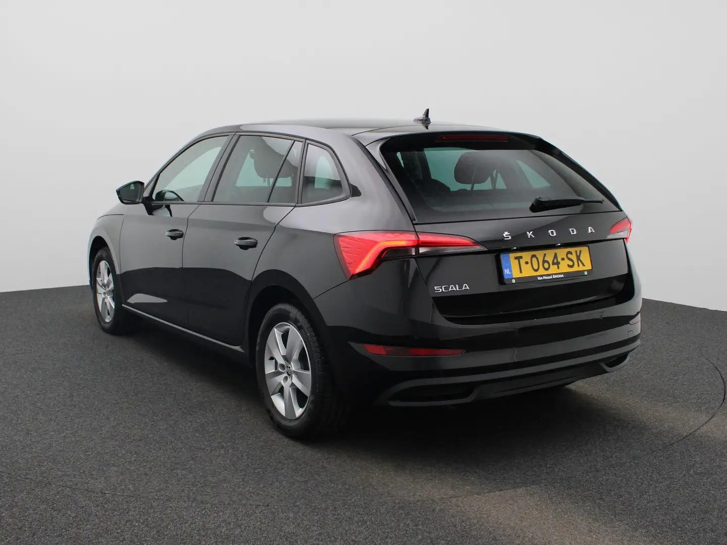 Skoda Scala 1.0 TSI Ambition | PARKEERSENSOREN ACHTER | CRUISE Schwarz - 2