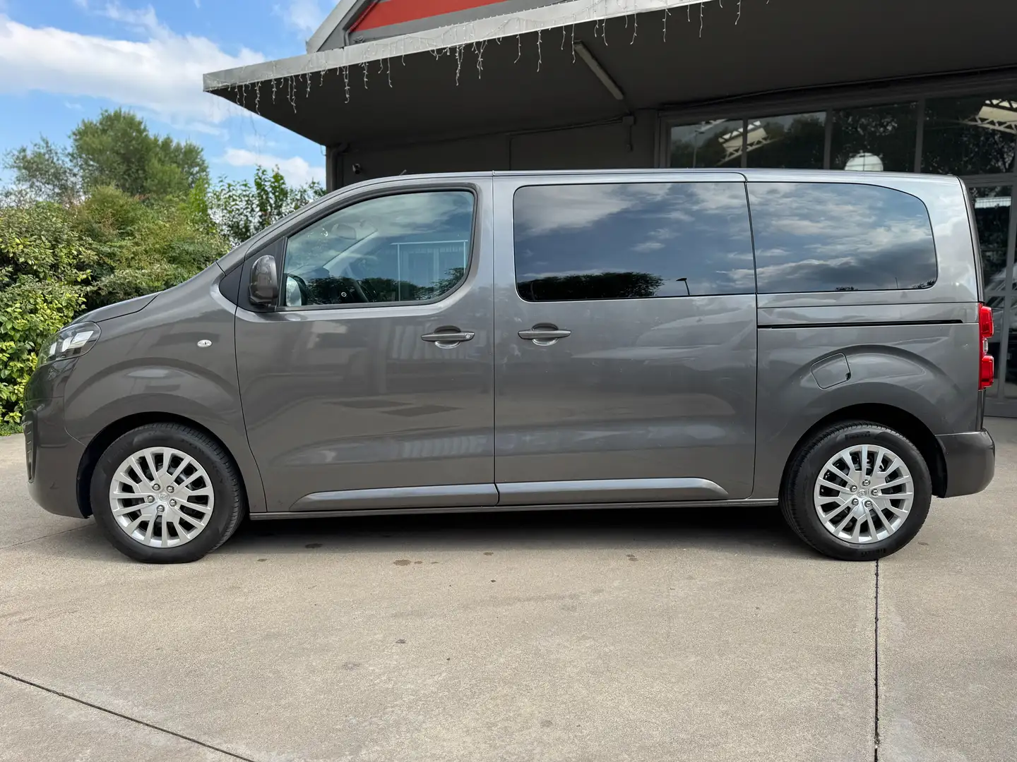 Opel Zafira Life 180cv AUTOMATICO DOPPIA PORTA LATERALE Gris - 2