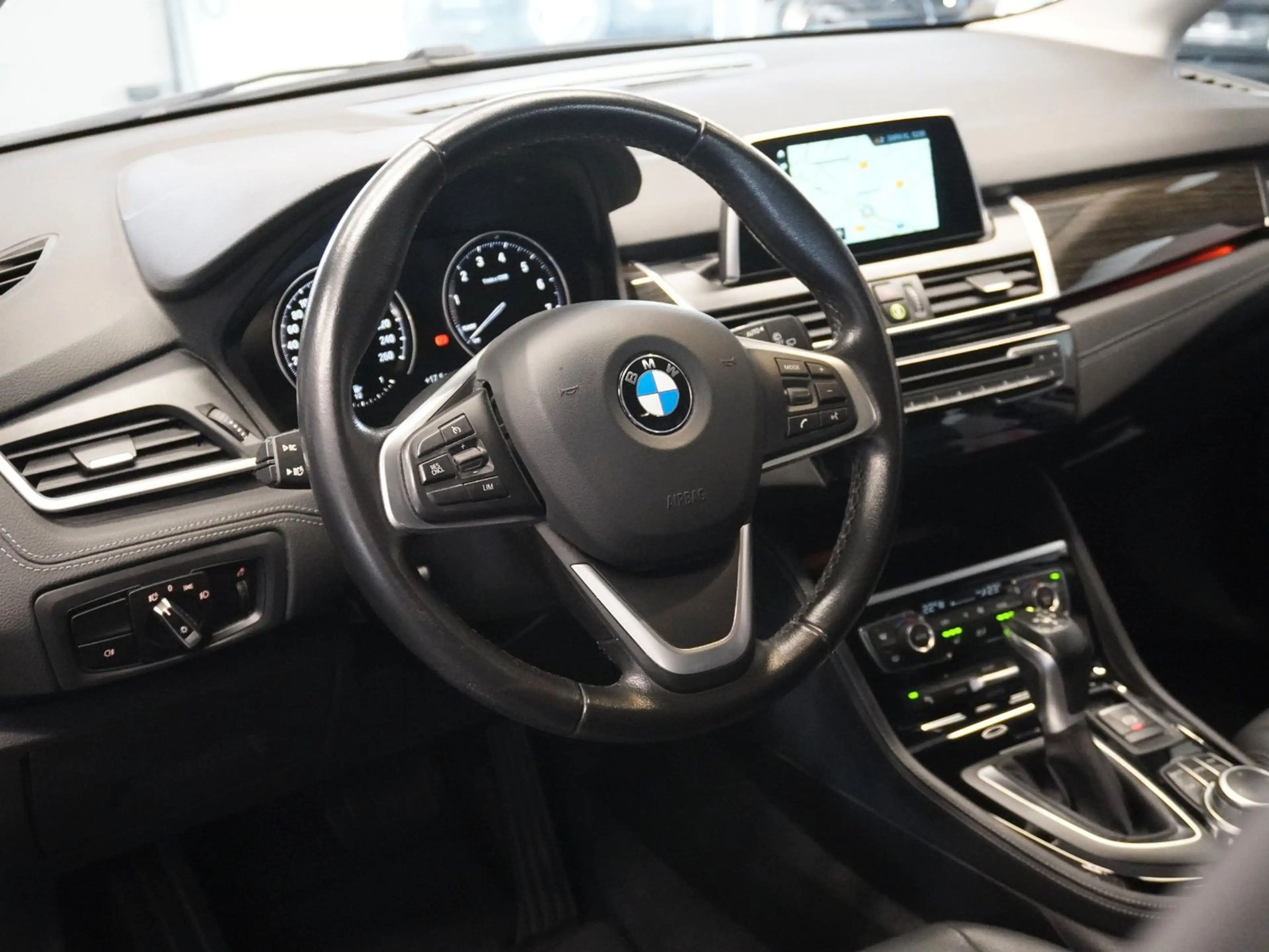 BMW 225 225 xe Luxury Line | PDC | NAVI | LED | SITZHZG — photo 12