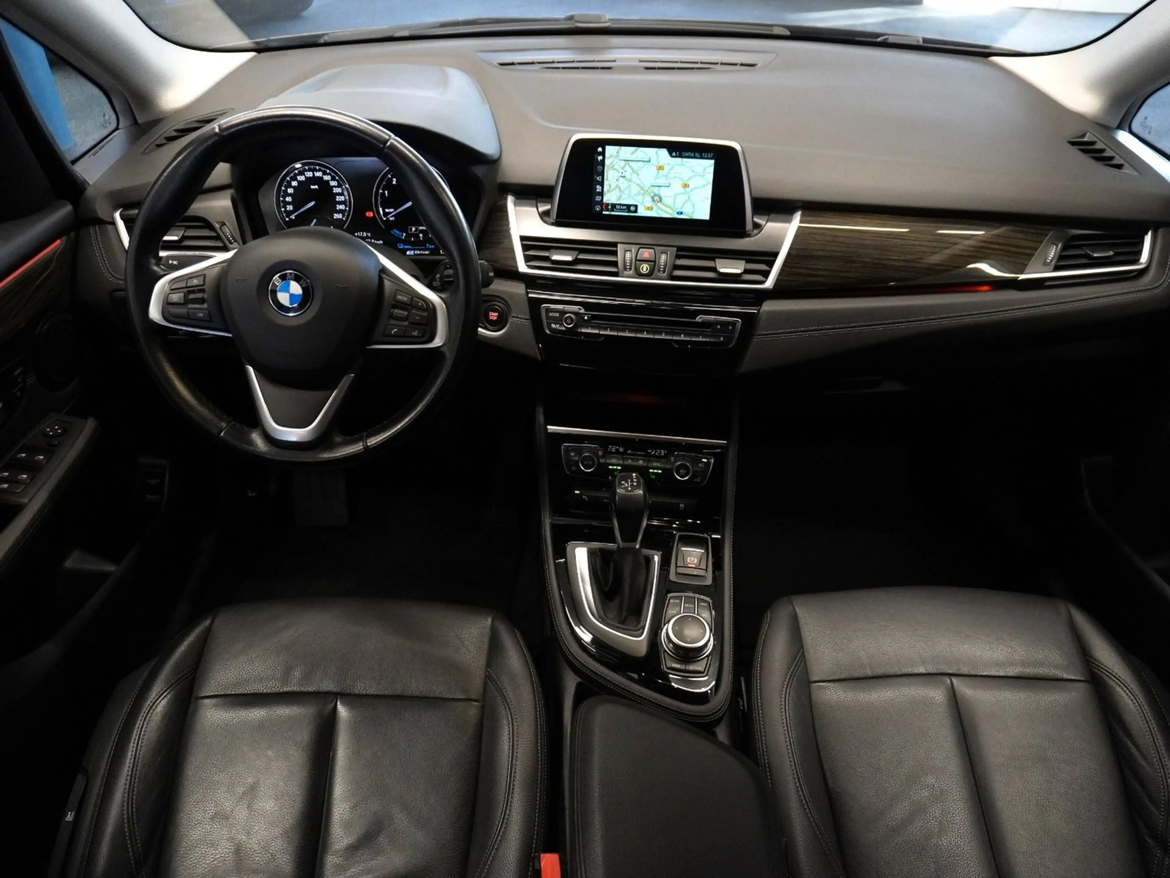 BMW 225 225 xe Luxury Line | PDC | NAVI | LED | SITZHZG — photo 11