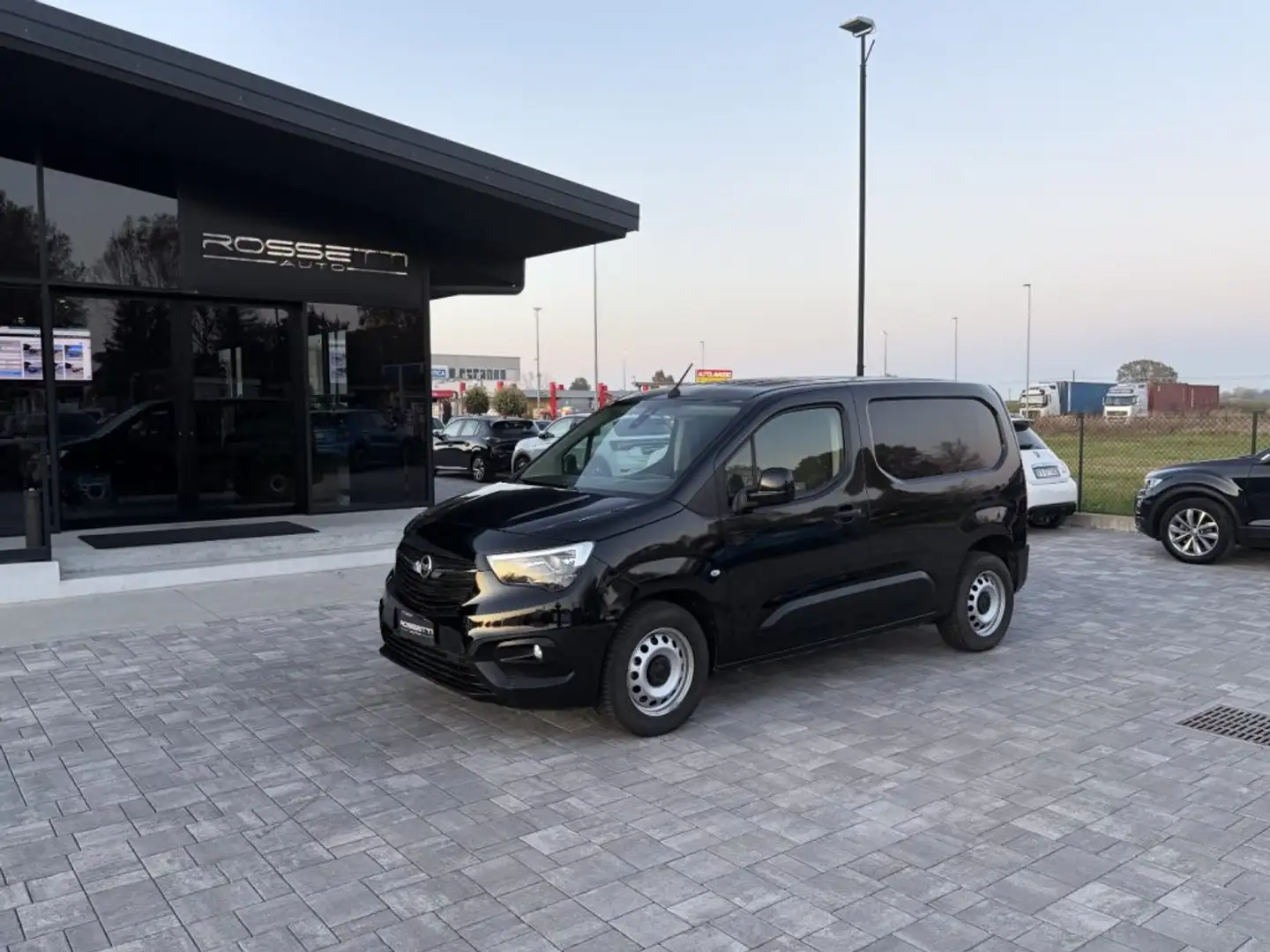 Opel Combo Cargo 1.6 Diesel Negro - 2