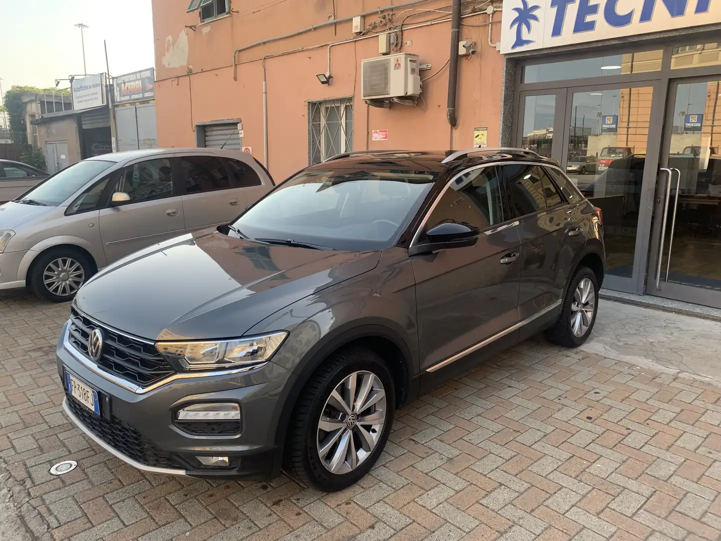 Volkswagen T-Roc T-Roc 1.0 tsi Style 115cv Grigio - 1
