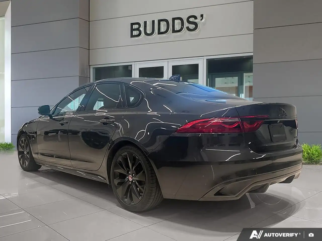 Jaguar XF снимка Jaguar XF