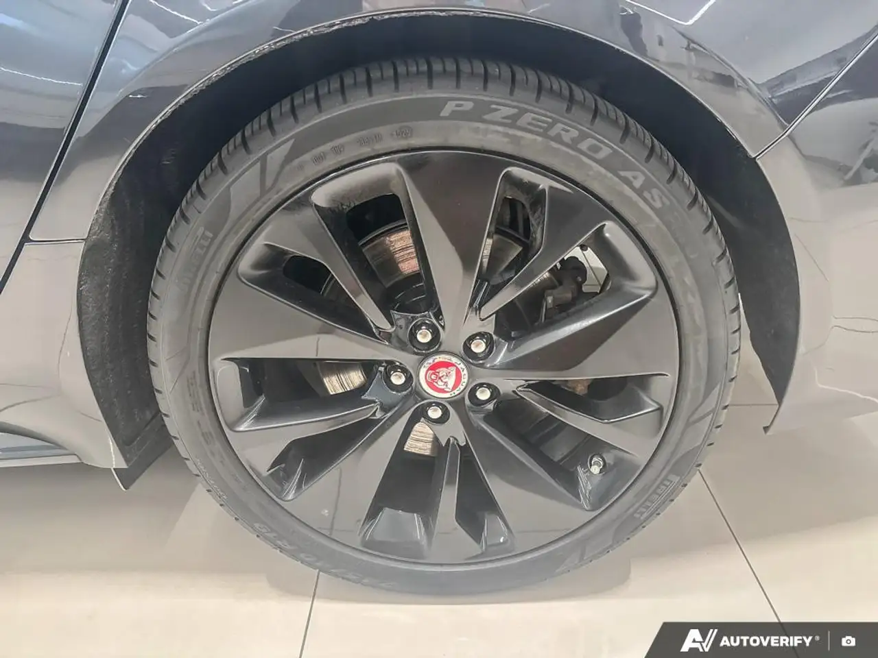 Jaguar XF снимка Jaguar XF