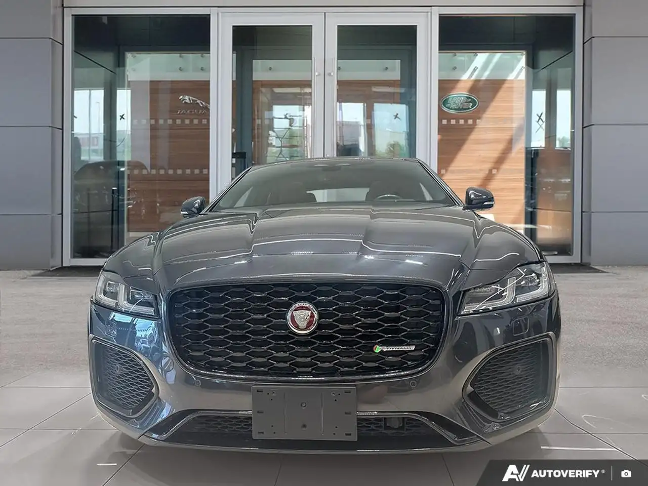 Jaguar XF снимка Jaguar XF