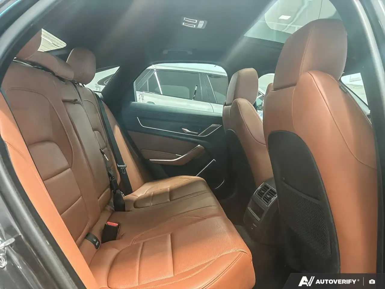 Jaguar XF снимка Jaguar XF