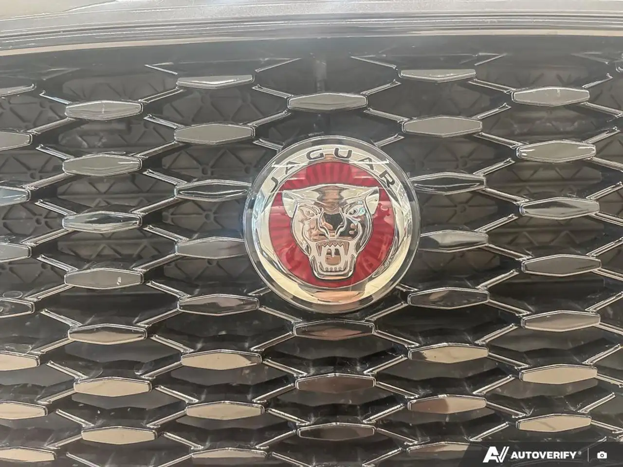 Jaguar XF снимка Jaguar XF