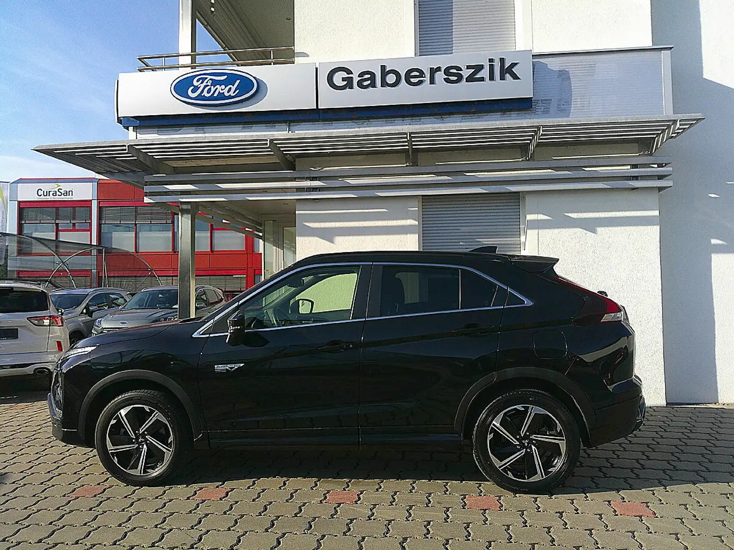 Mitsubishi Eclipse Cross 2,4 PHEV 4WD Diamond CVT Aut. Schwarz - 2