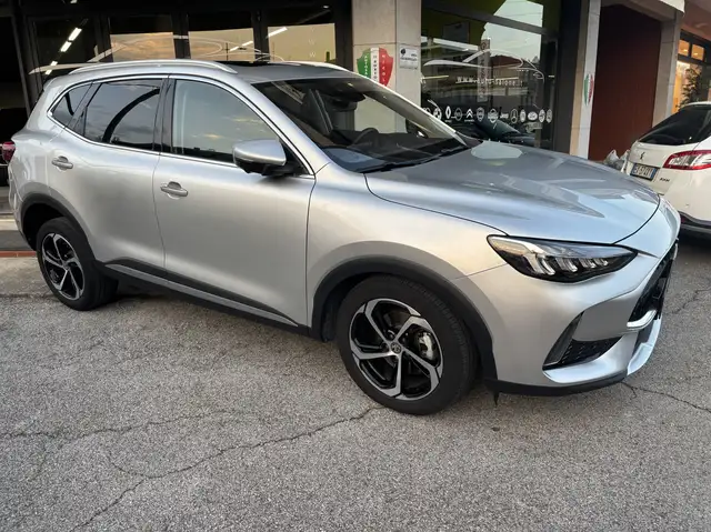 MG HS