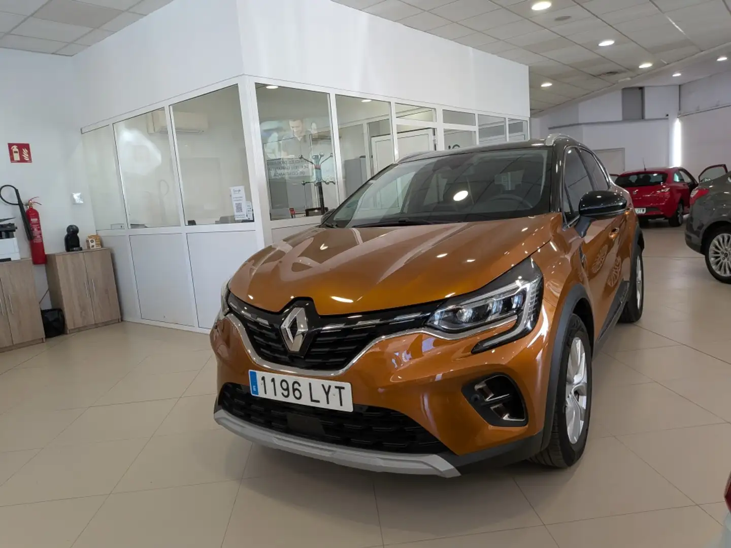 Renault Captur TCe Equilibre 67kW Naranja - 1