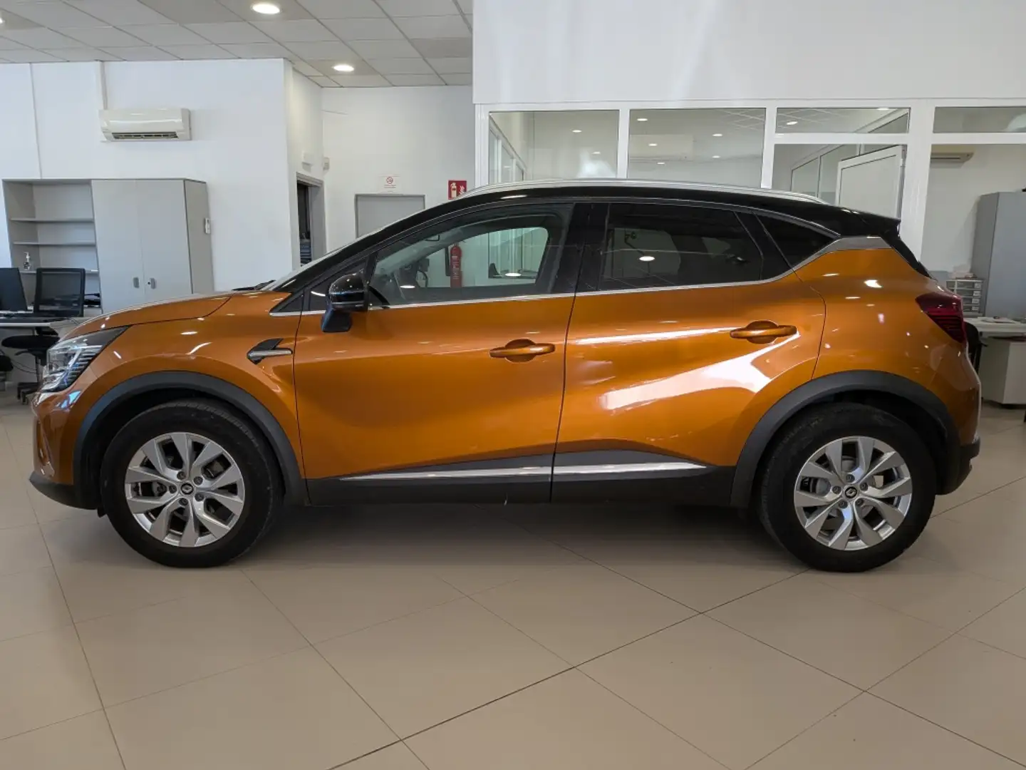 Renault Captur TCe Equilibre 67kW Naranja - 2