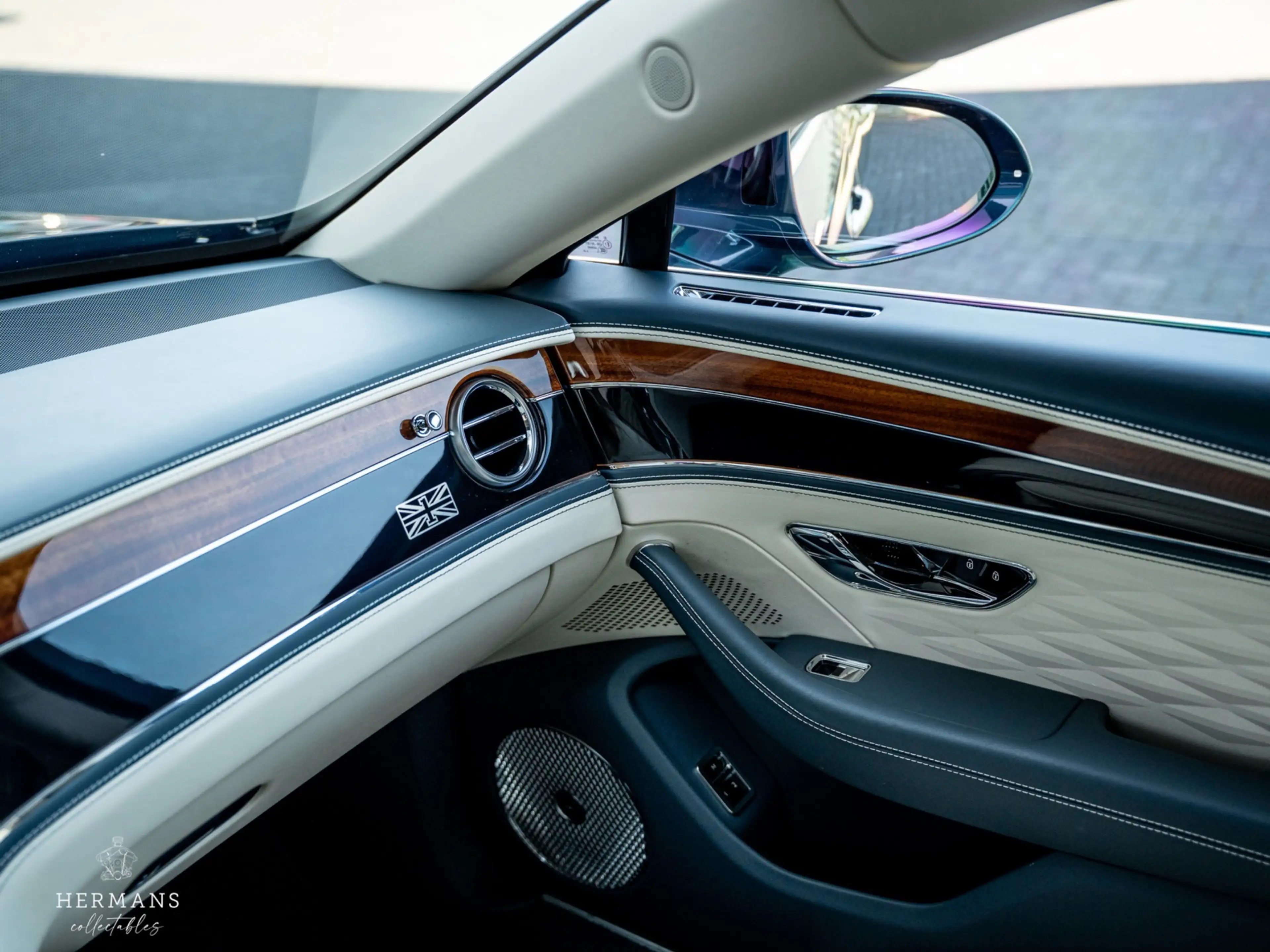 Bentley Flying Spur 6.0 W12 First Edition / NAIM / Rotating / HUD / Dy — photo 19