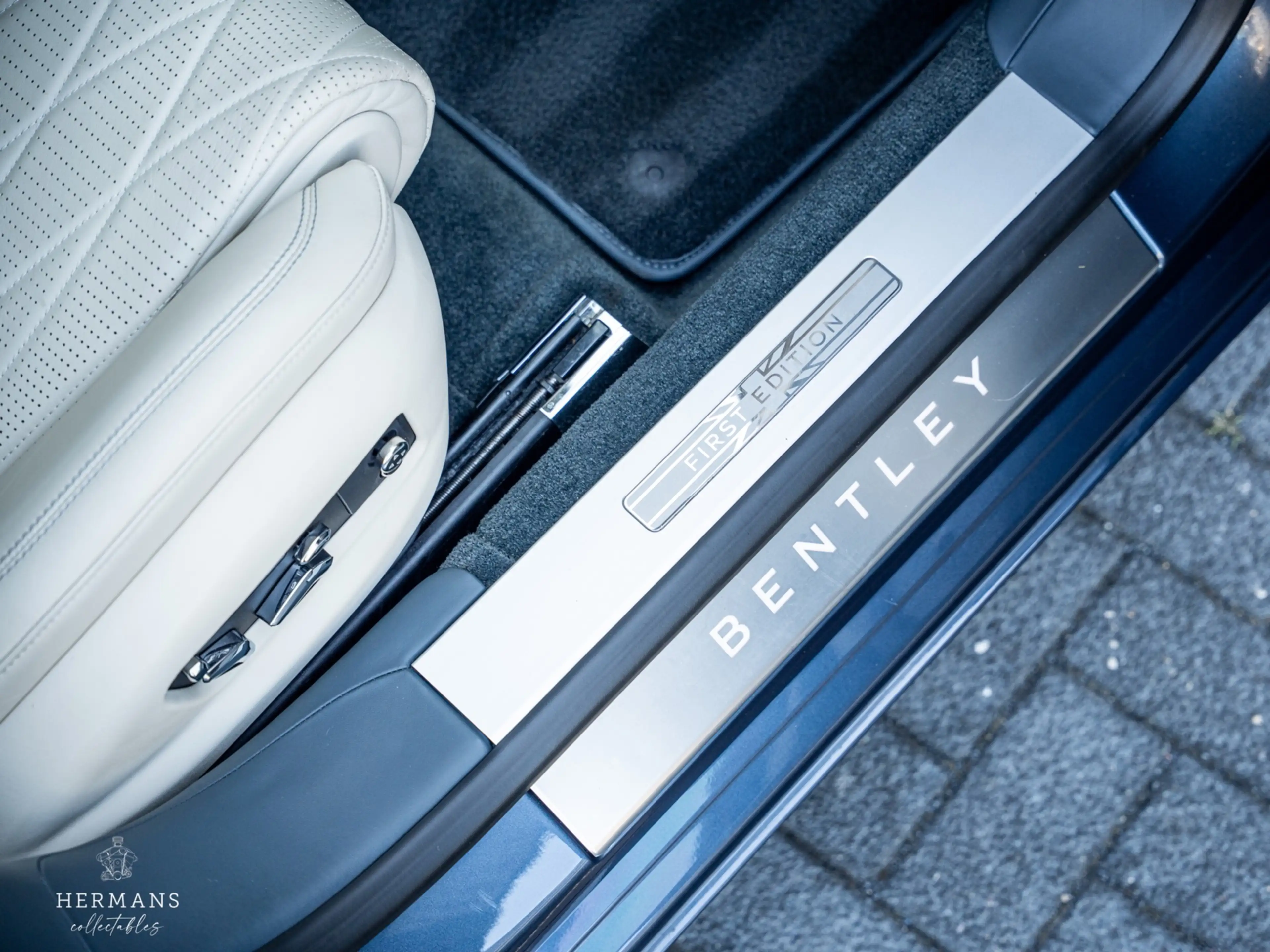 Bentley Flying Spur 6.0 W12 First Edition / NAIM / Rotating / HUD / Dy — photo 37