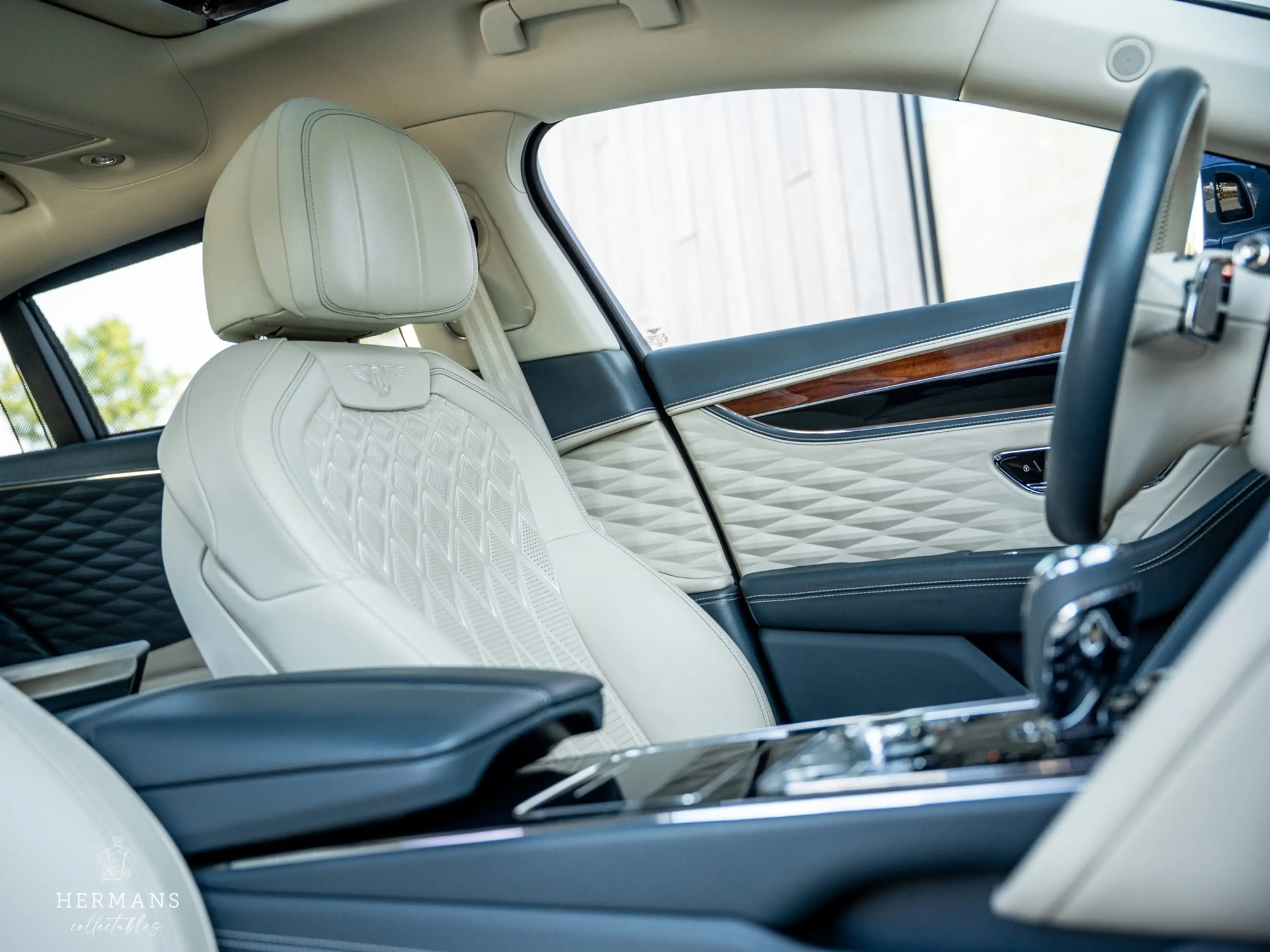 Bentley Flying Spur 6.0 W12 First Edition / NAIM / Rotating / HUD / Dy — photo 29