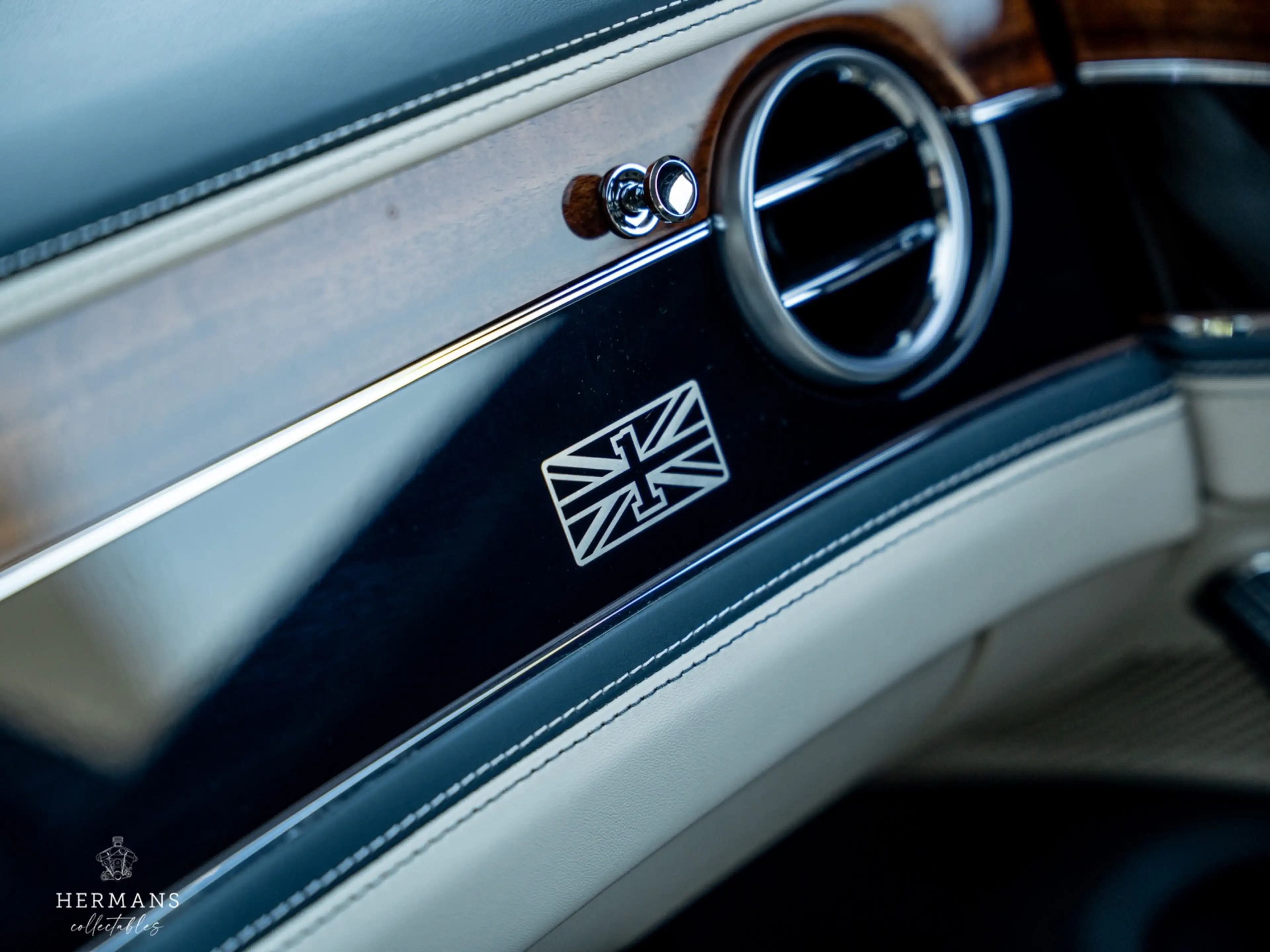 Bentley Flying Spur 6.0 W12 First Edition / NAIM / Rotating / HUD / Dy — photo 21