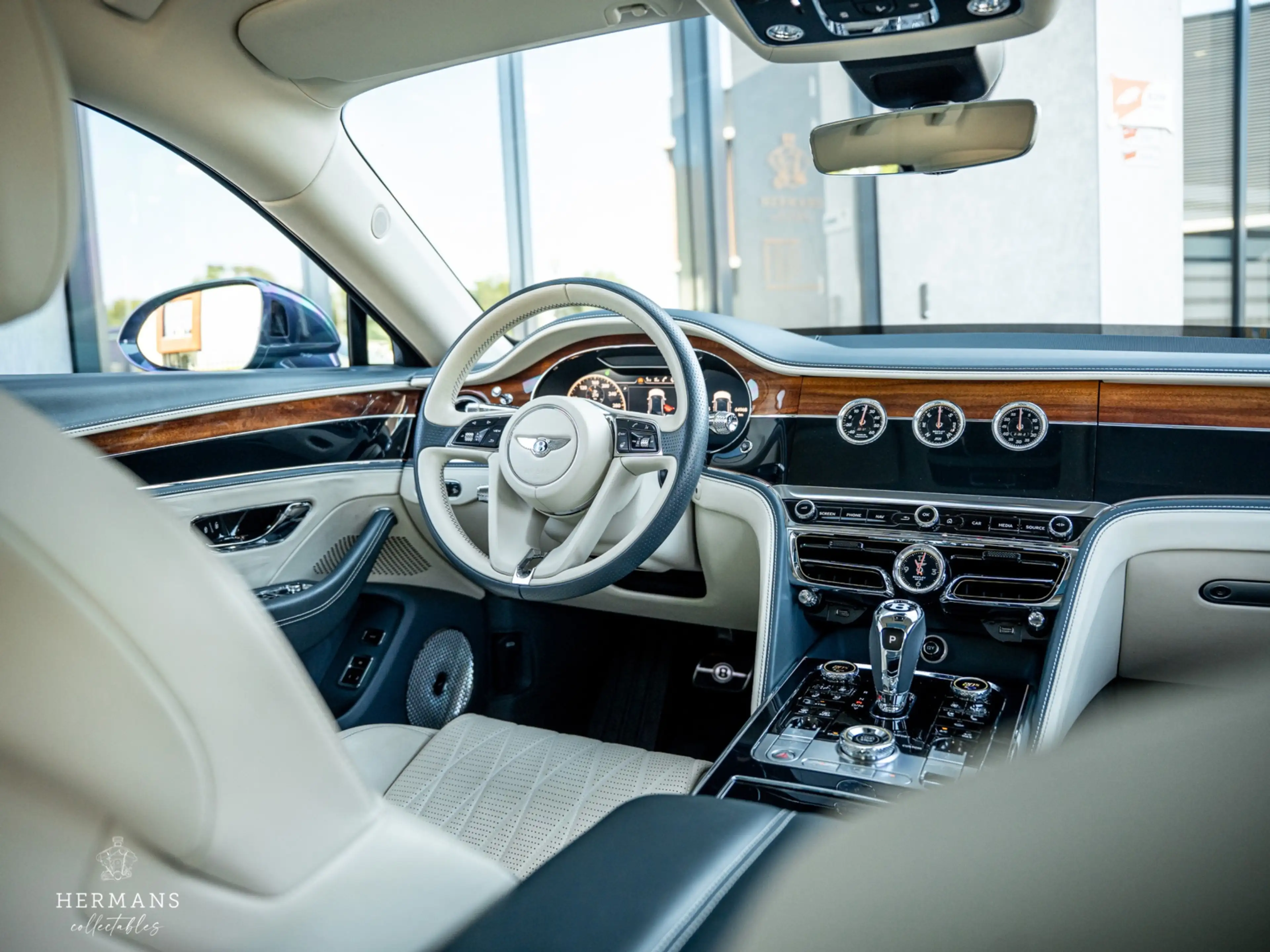 Bentley Flying Spur 6.0 W12 First Edition / NAIM / Rotating / HUD / Dy — photo 16