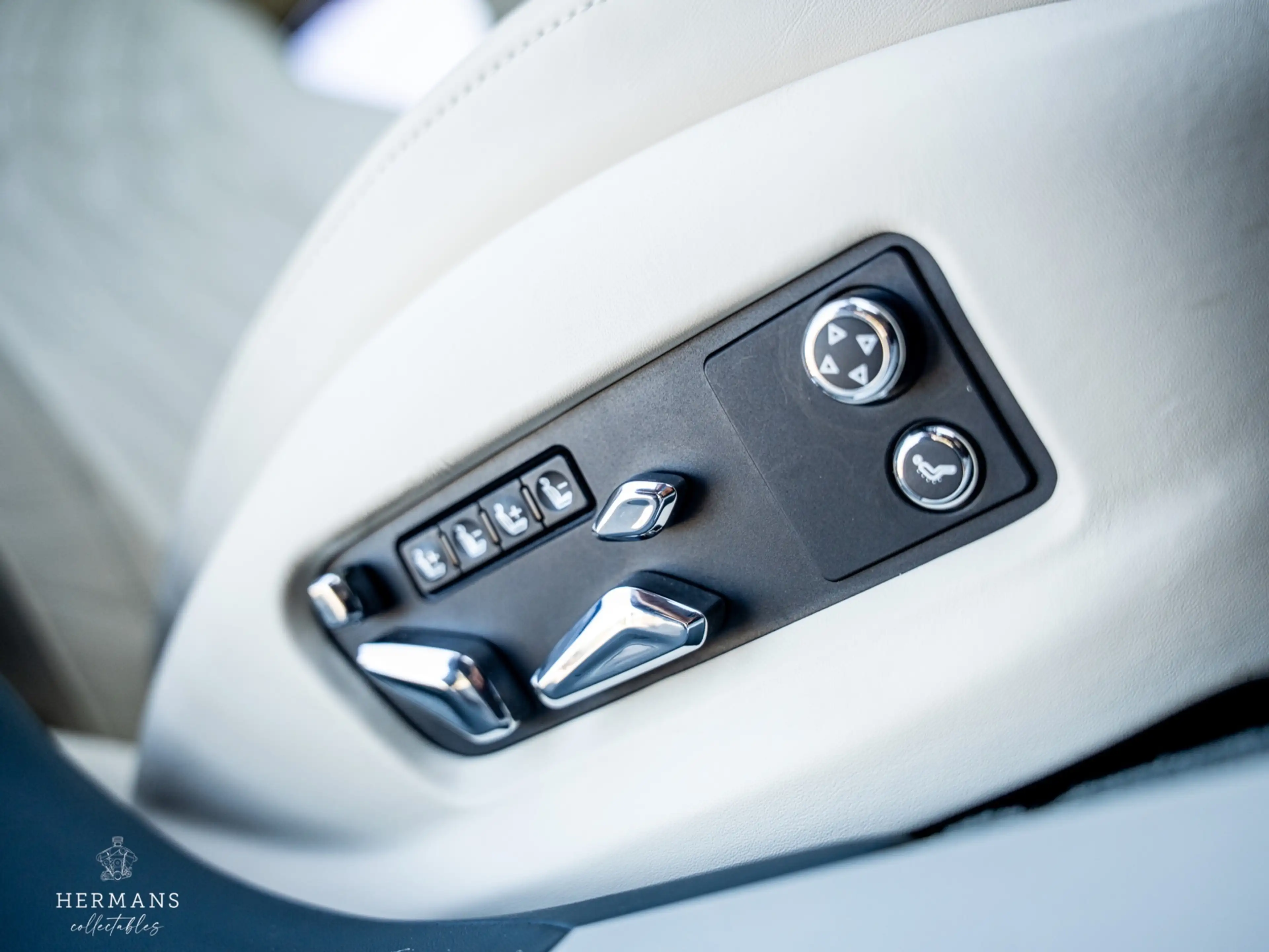 Bentley Flying Spur 6.0 W12 First Edition / NAIM / Rotating / HUD / Dy — photo 28