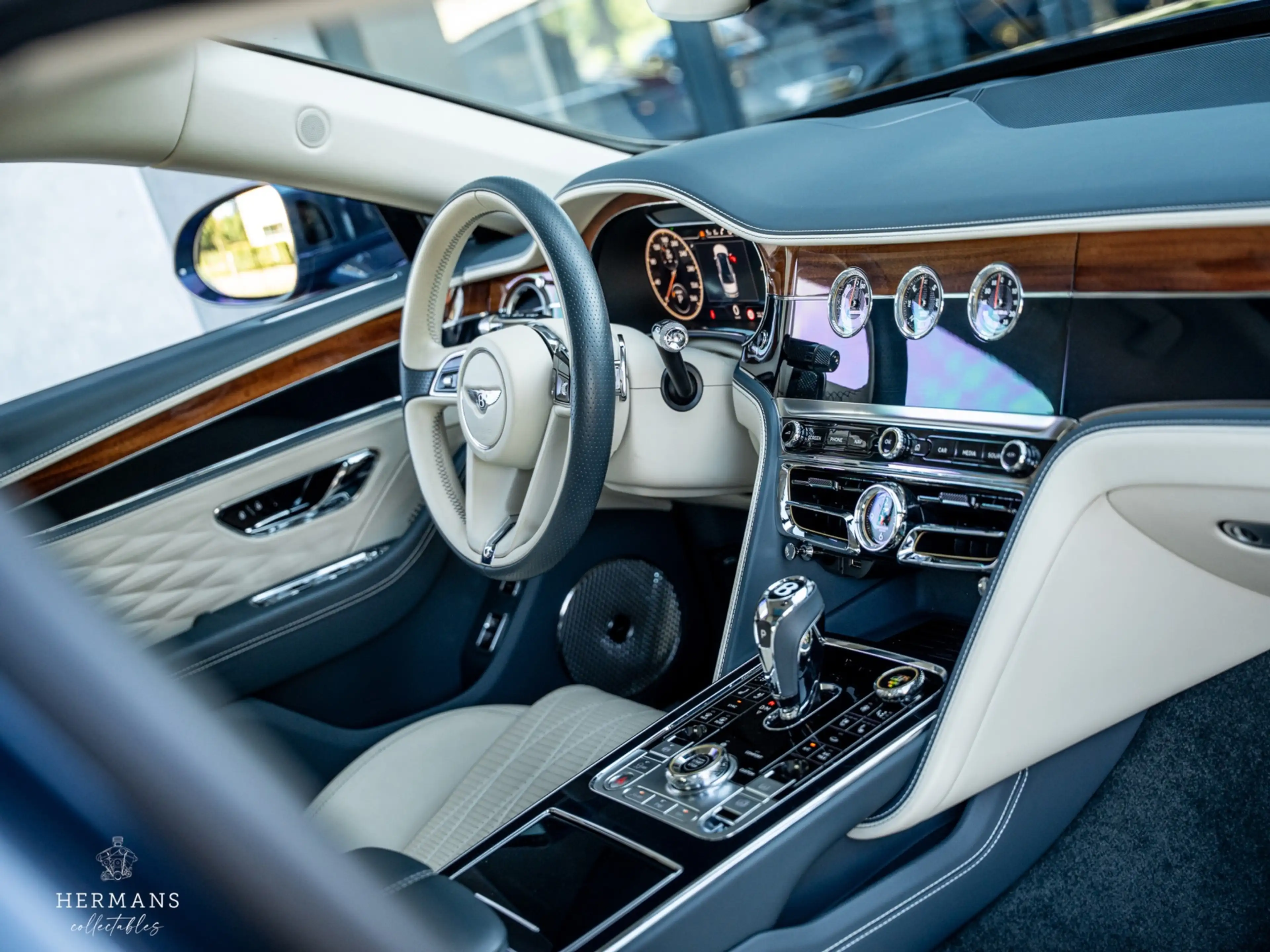Bentley Flying Spur 6.0 W12 First Edition / NAIM / Rotating / HUD / Dy — photo 17