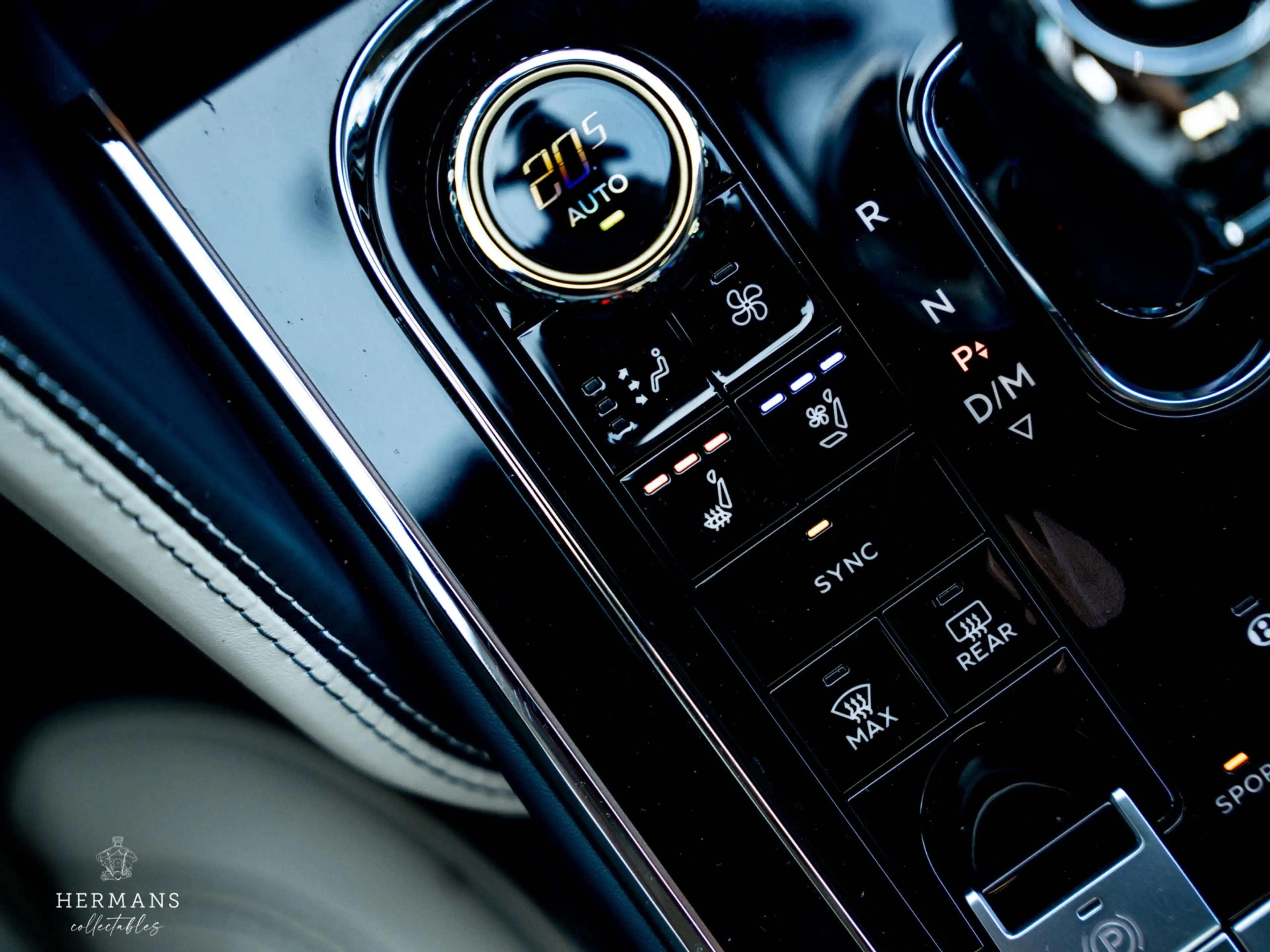 Bentley Flying Spur 6.0 W12 First Edition / NAIM / Rotating / HUD / Dy — photo 23