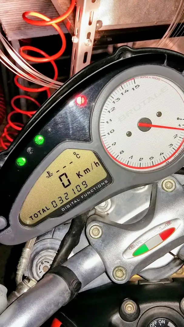 MV Agusta Brutale 910 - 2