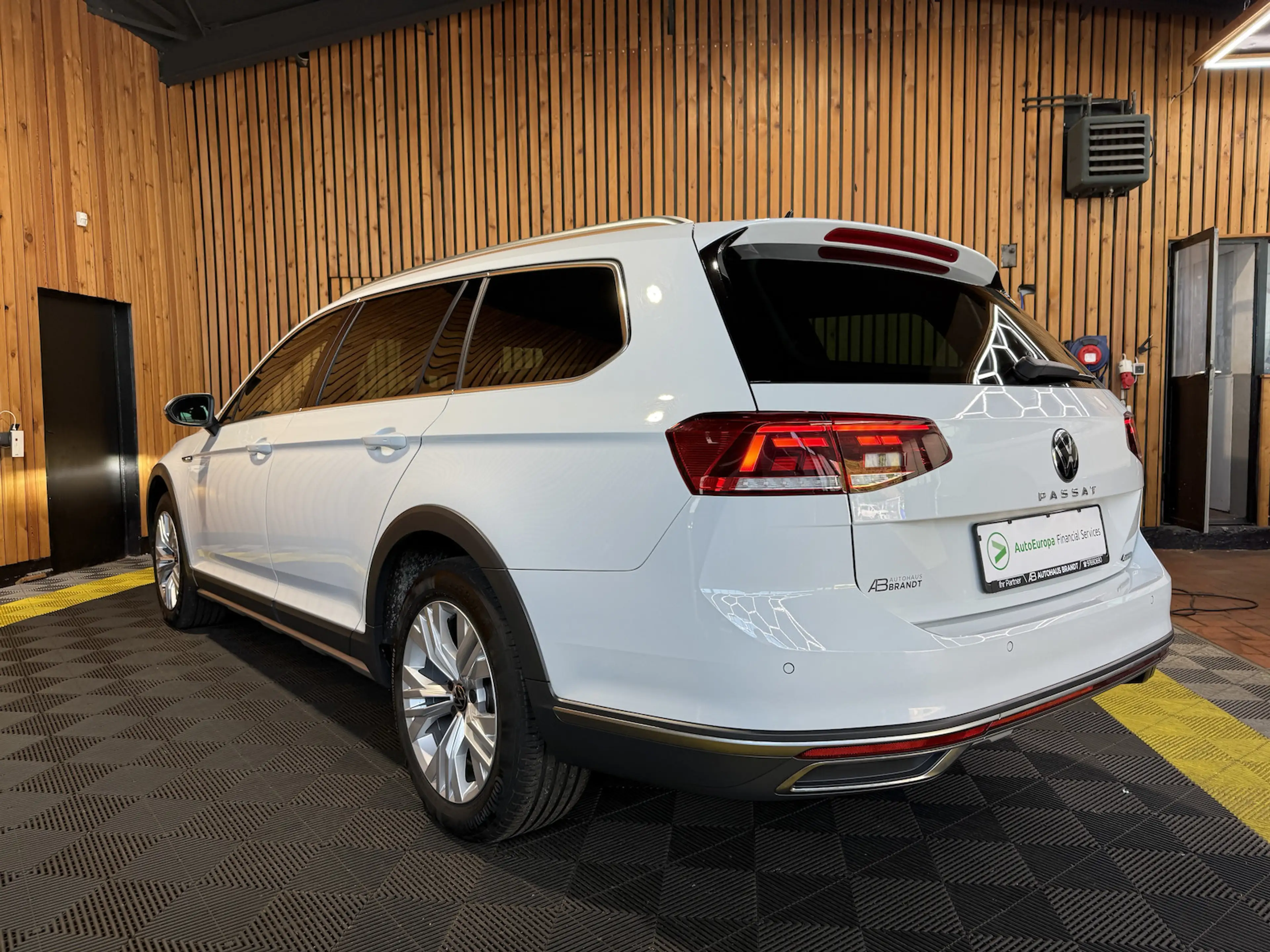 Volkswagen Passat Alltrack TDI 4M DSG Navi*Pano*AHK*Virtual — photo 4