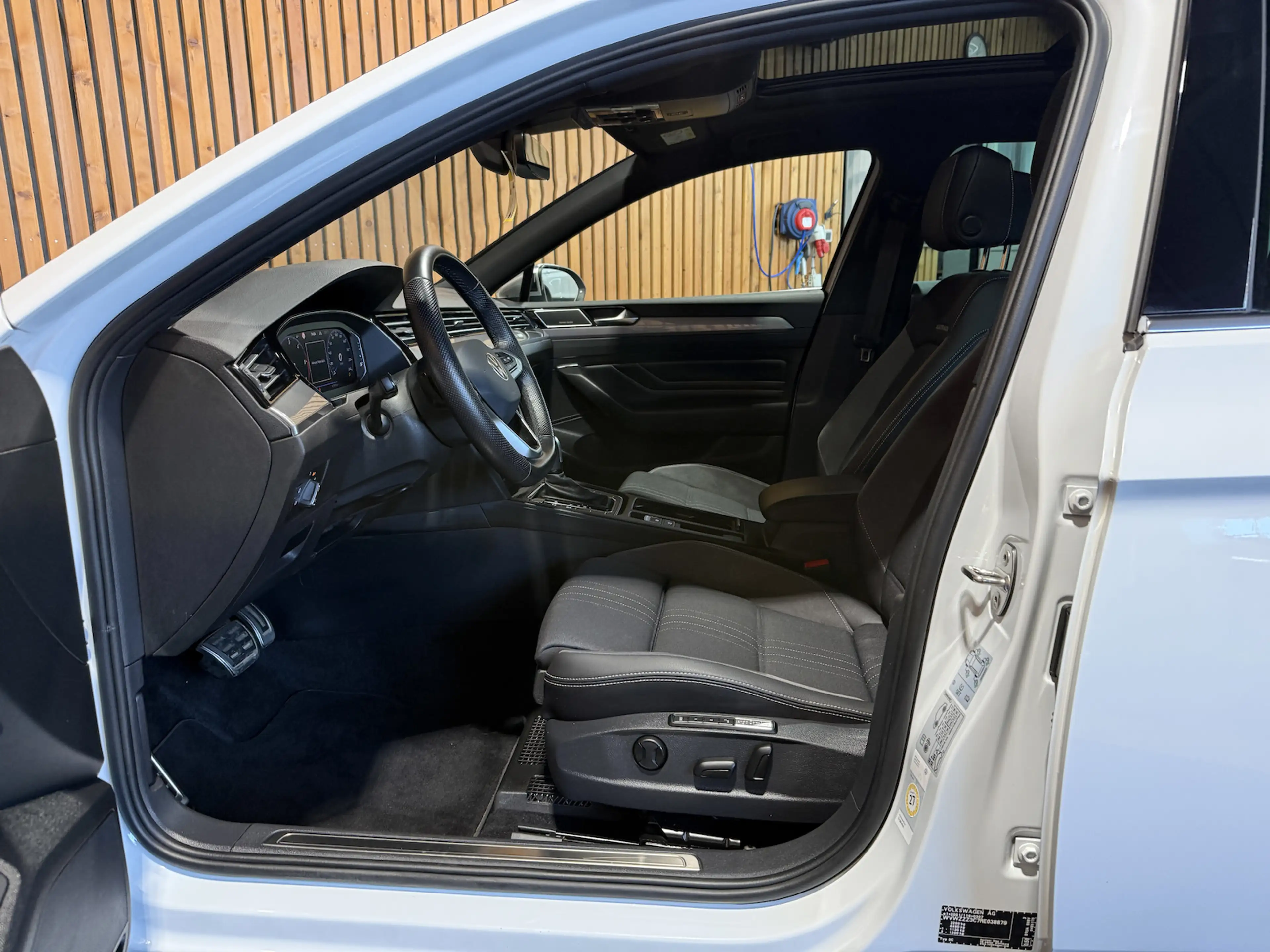 Volkswagen Passat Alltrack TDI 4M DSG Navi*Pano*AHK*Virtual — photo 13