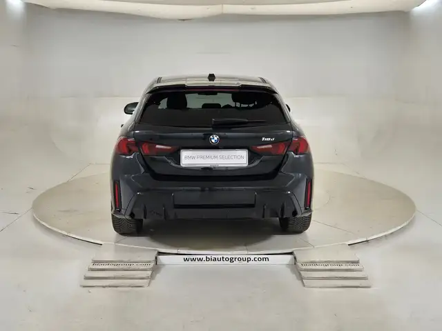 BMW 1 Series view 4
