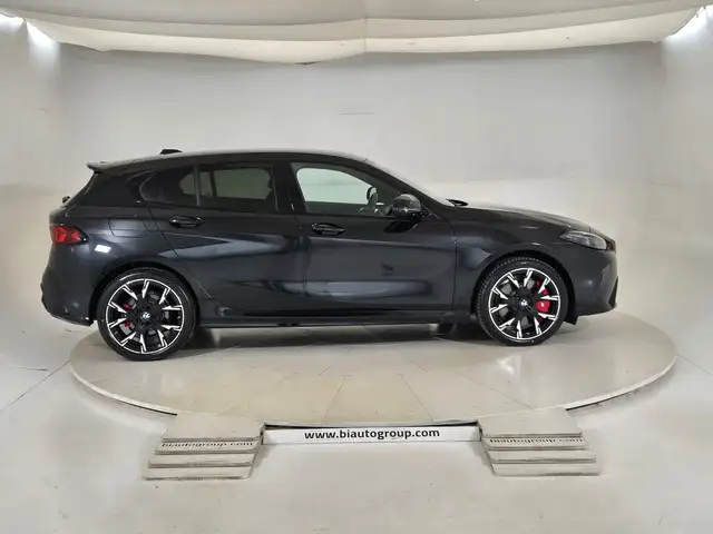 BMW 1 Series view 6