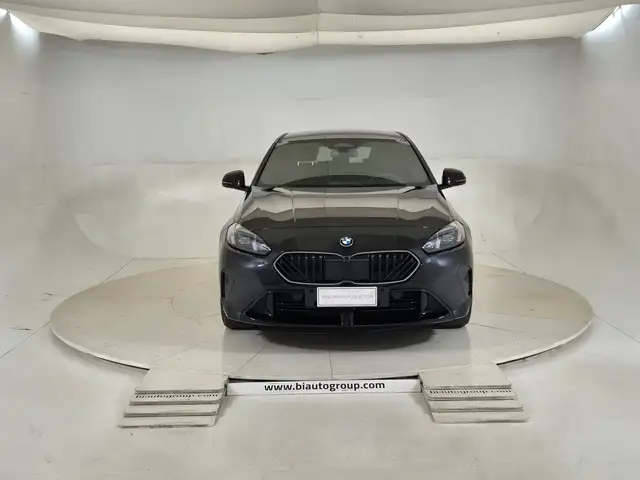 BMW 1 Series view 3