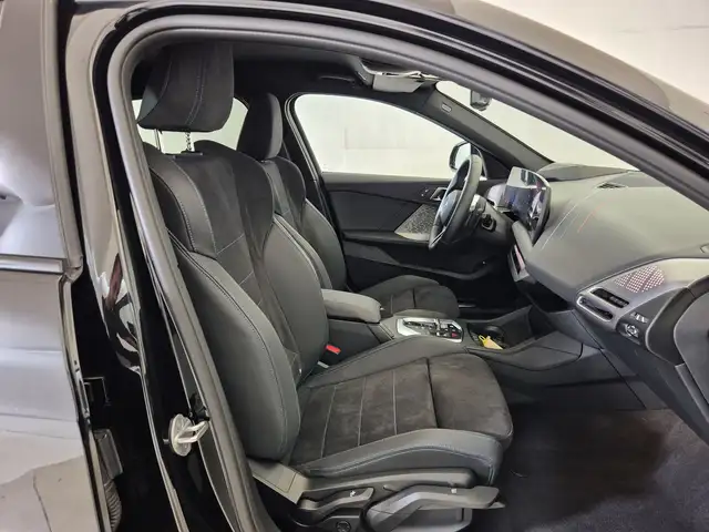 BMW 1 Series view 11