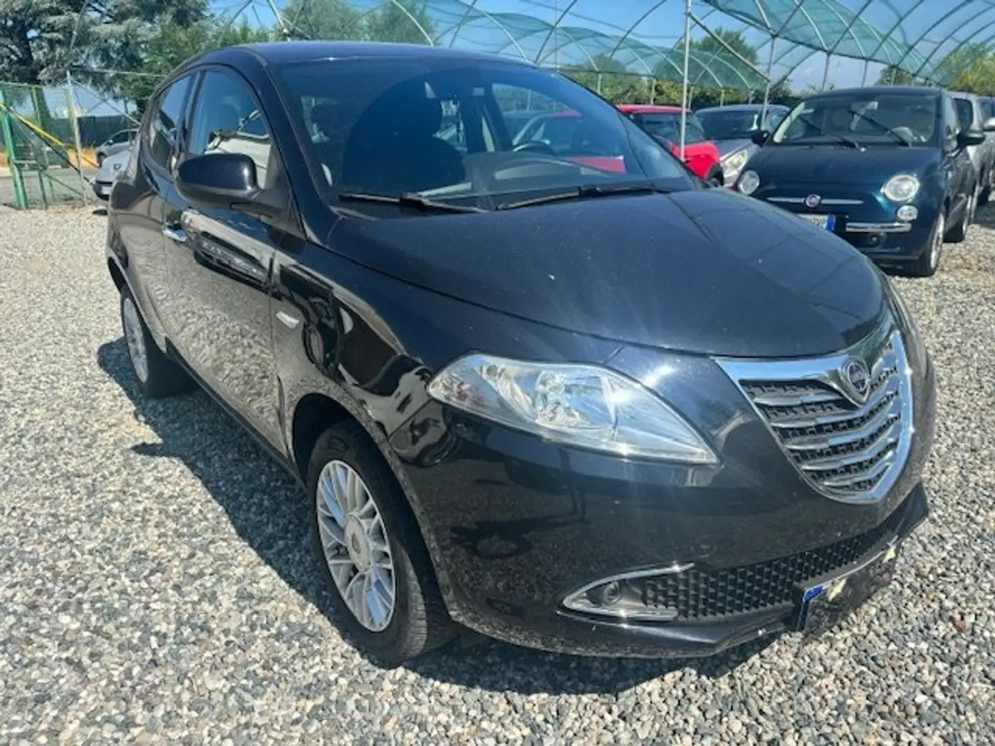 Lancia Ypsilon Ypsilon 0.9 t.air Gold ecochic metano 80cv E6B Nero - 1