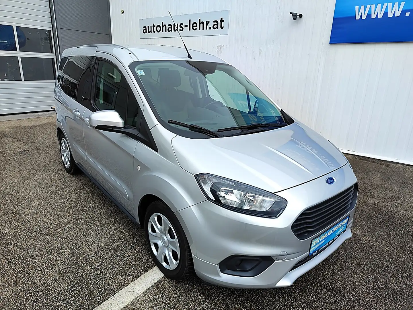 Ford Tourneo Courier 1,0 EcoBoost Trend Silber - 1