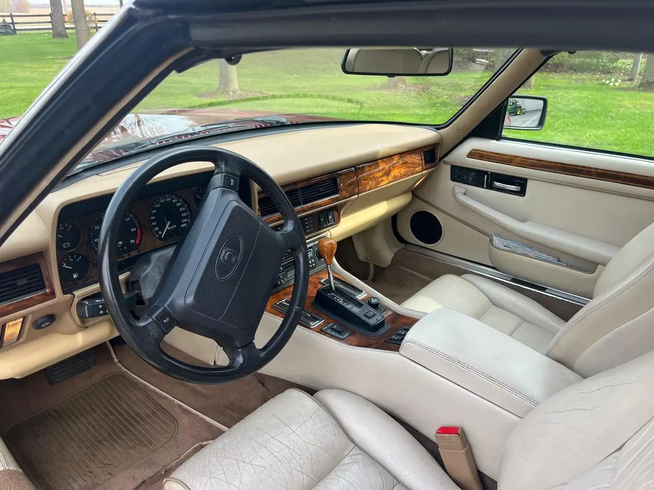 Jaguar XJS photo Jaguar XJS