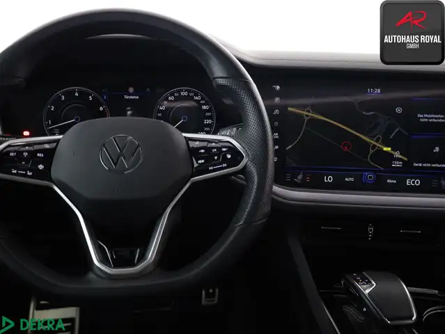 Volkswagen Touareg view 14