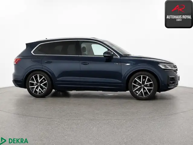 Volkswagen Touareg view 6