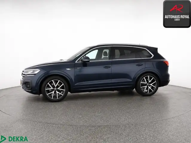 Volkswagen Touareg view 2