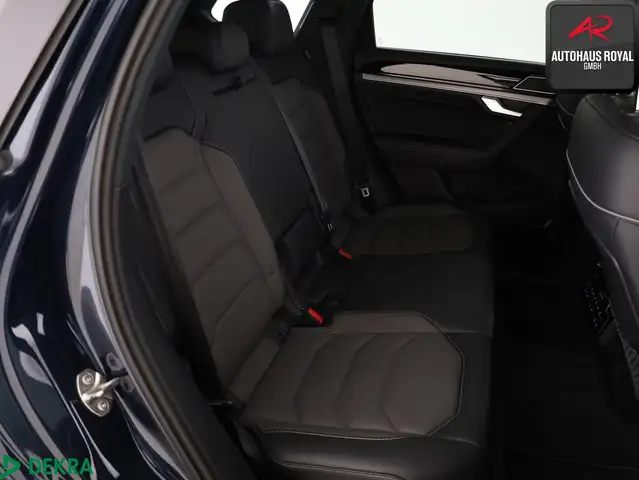 Volkswagen Touareg view 11