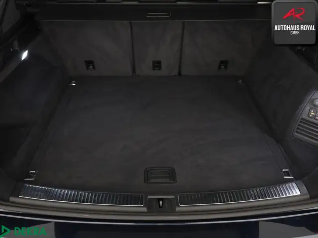 Volkswagen Touareg view 12