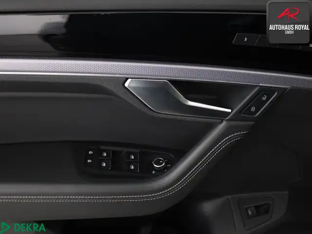 Volkswagen Touareg view 13