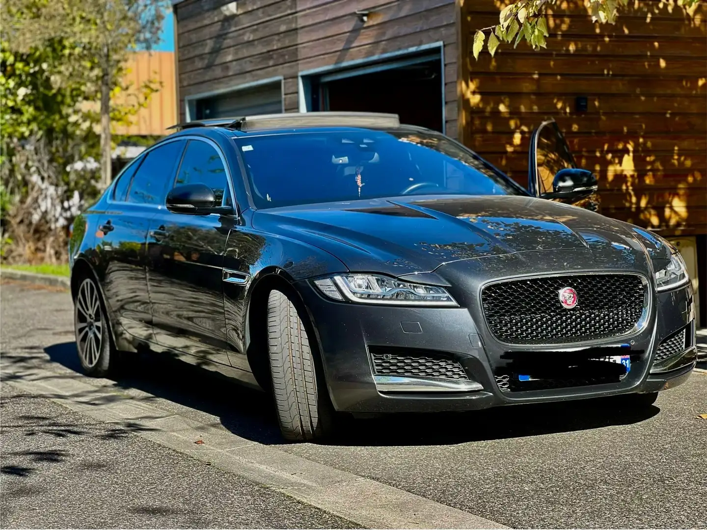 Jaguar XF 2.0 D - 180 ch BVA Business Prestige - 2