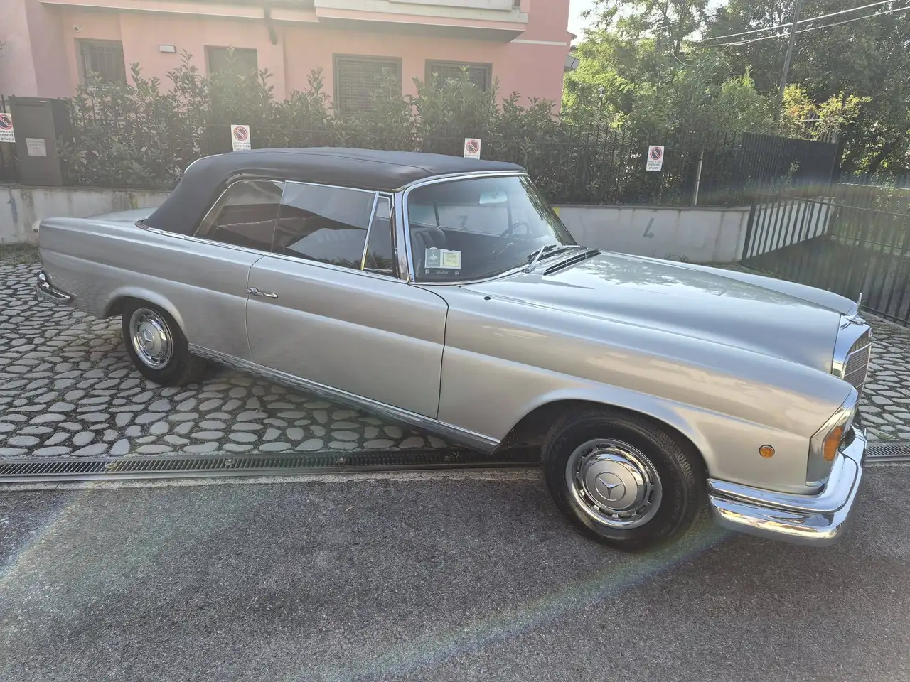 Mercedes-Benz 220 Cabrio, foto 2